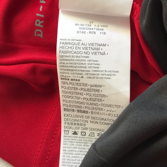 NIKE BOYS 2T GAMES GOALS GLORY GRAPHIC TEE… - Picture 3 of 5